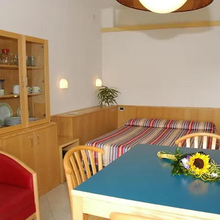 Albatros Aparthotel 3*