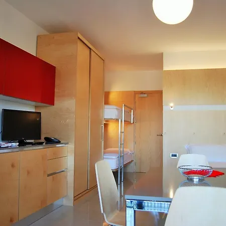 Albatros Aparthotel 3*