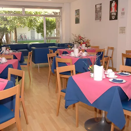 Albatros Apartmanhotel 3*