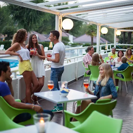 Albatros Apartmanhotel 3*
