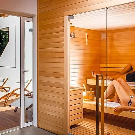 Albatros Aparthotel